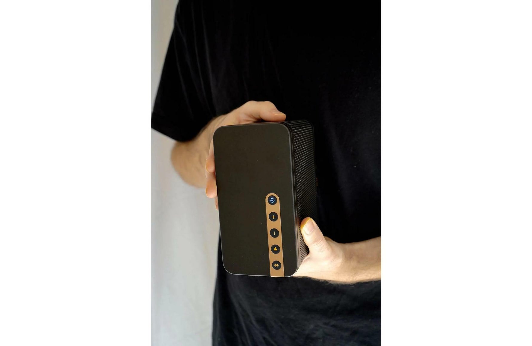 ELAC NAVA100 Portable Bluetooth® speaker (Black)